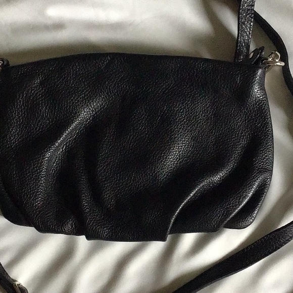 Roots cross body bag. - Picture 3 of 4